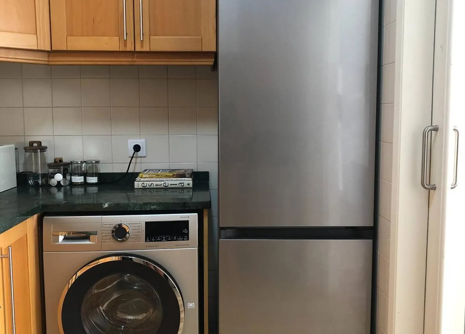 Peaceful 2 Bd In Monte Estoril Apartment