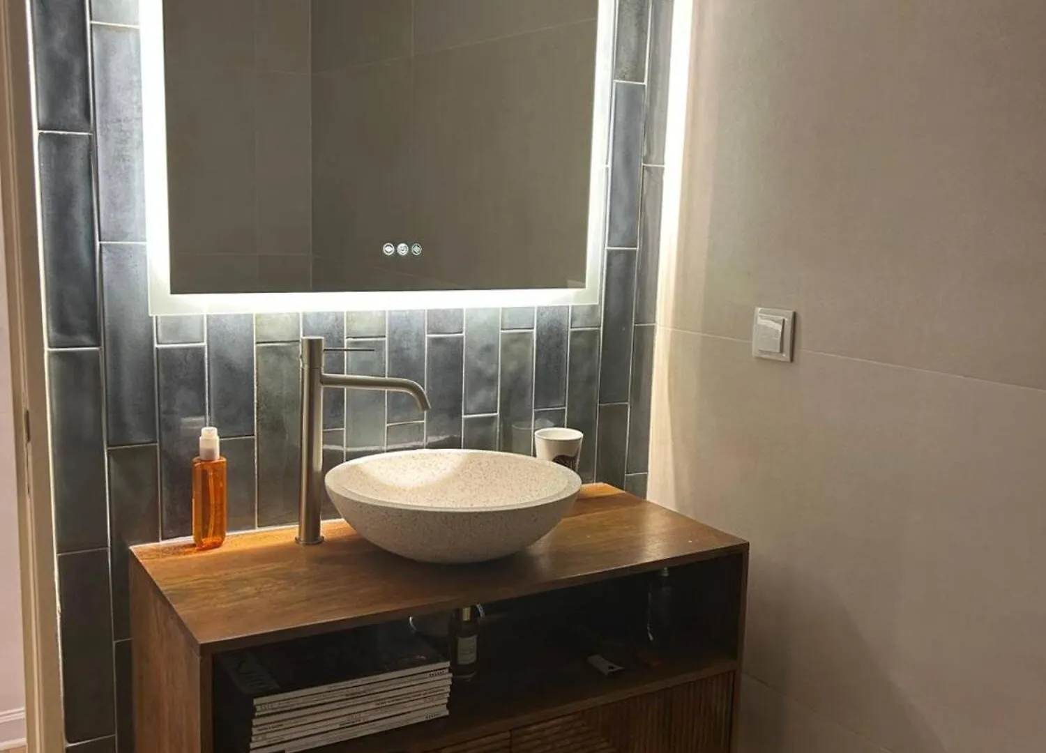 Peaceful 2 Bd In Monte Estoril Apartment