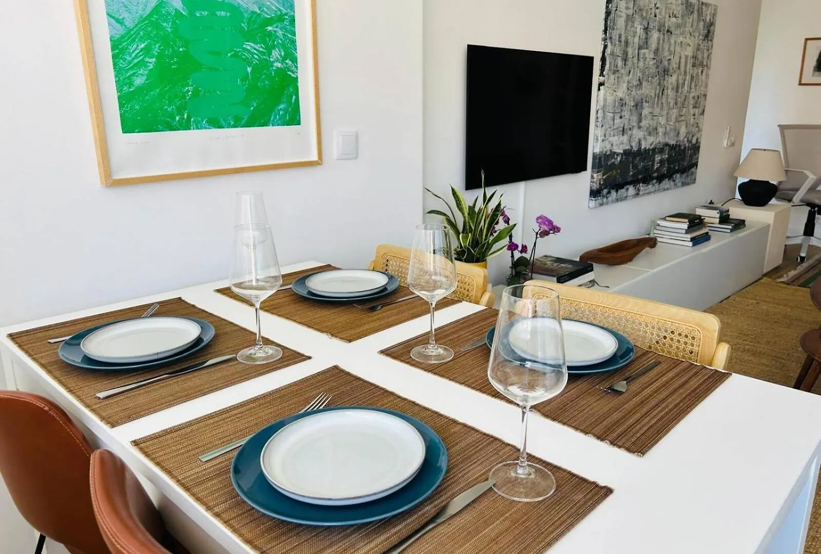 Peaceful 2 Bd In Monte Estoril Apartment
